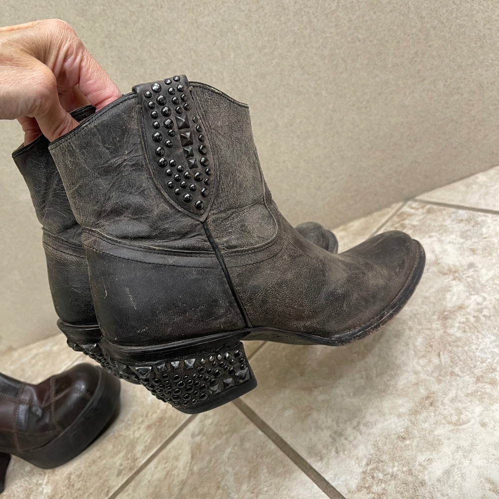 Lucchese Janis Distressed Sz 7.5B Leather Studded Western Ankle Boots Women's - Picture 7 of 13